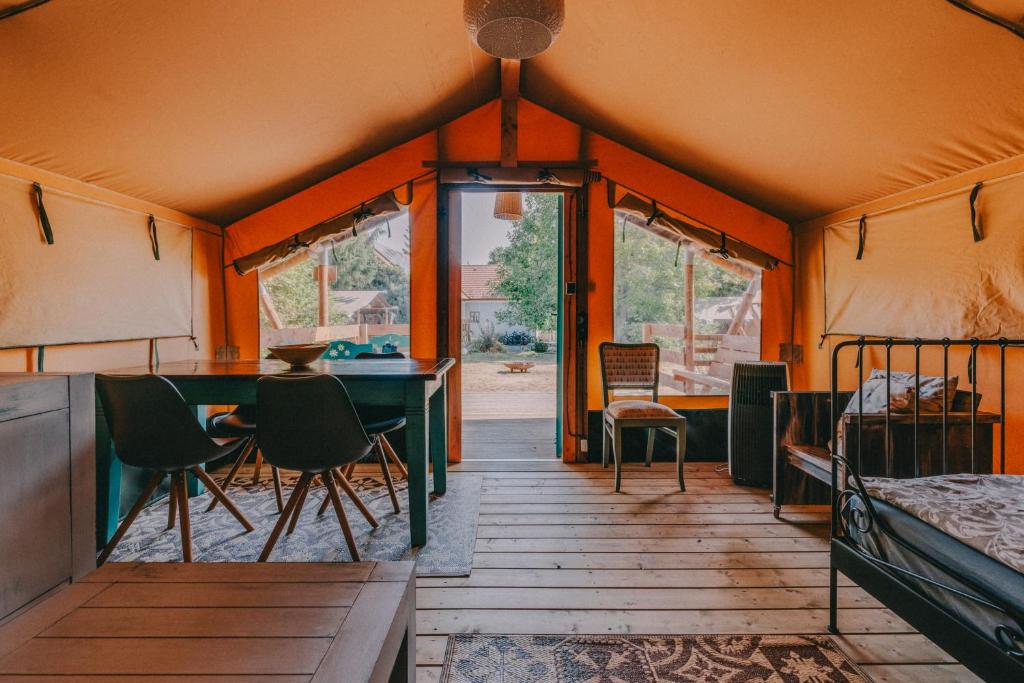 rendesglamping18